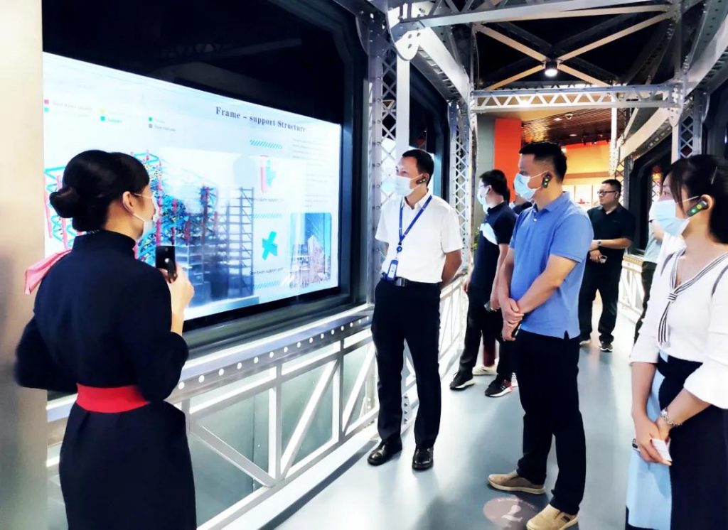 巖星專(zhuān)題 | 廣東工業(yè)設(shè)計(jì)城領(lǐng)導(dǎo)蒞臨深圳參觀深圳優(yōu)秀企業(yè)博物館插圖(5)